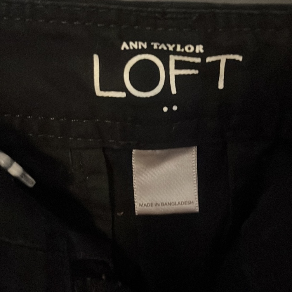 Loft cropped black pants great shape! Worn maybe once